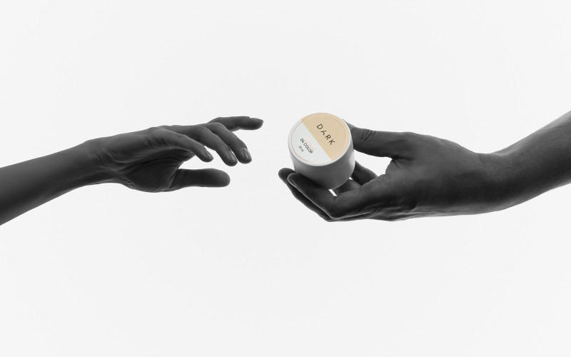 Jak wybrać bazę kamuflującą DARK Pro Base: o pigmentacji, odcieniach nude i old money nails